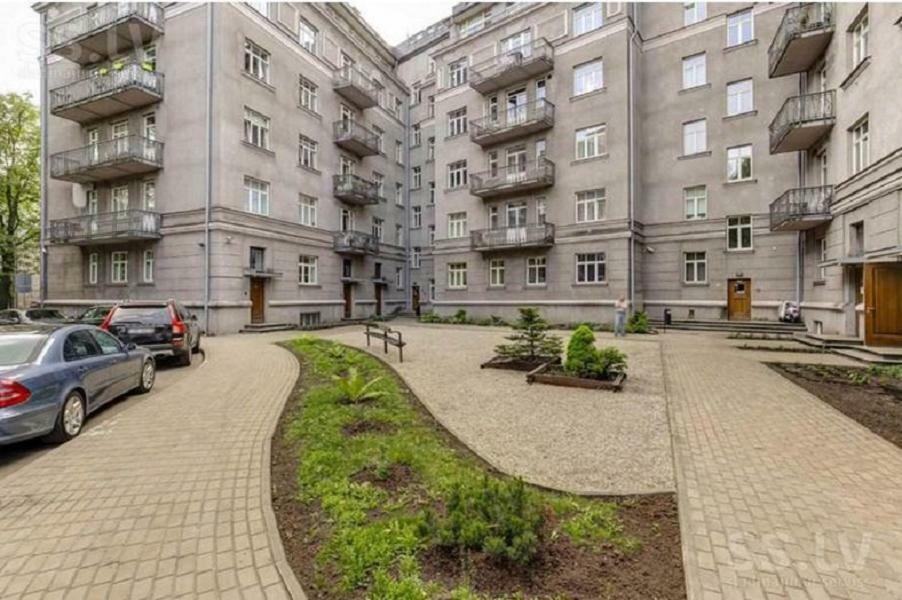Central 2-Level Penthouse With Terrace And Free Parking 里加 外观 照片